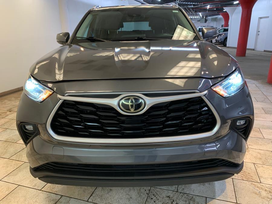 used 2021 Toyota Highlander car, priced at $24,995