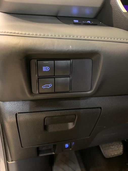 used 2021 Toyota Highlander car, priced at $24,995