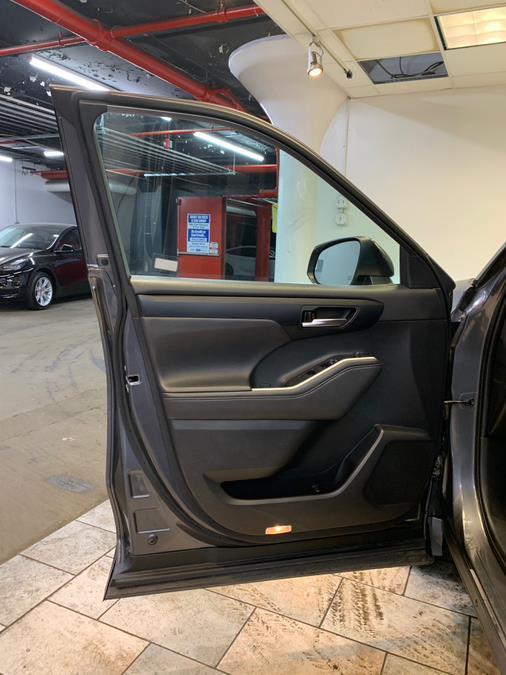 used 2021 Toyota Highlander car, priced at $24,995