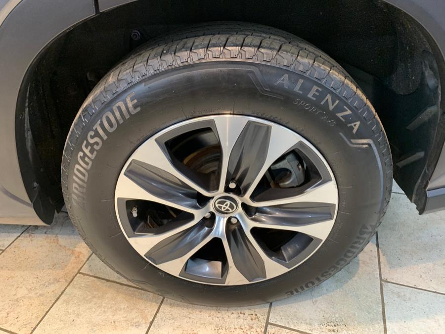 used 2021 Toyota Highlander car, priced at $24,995