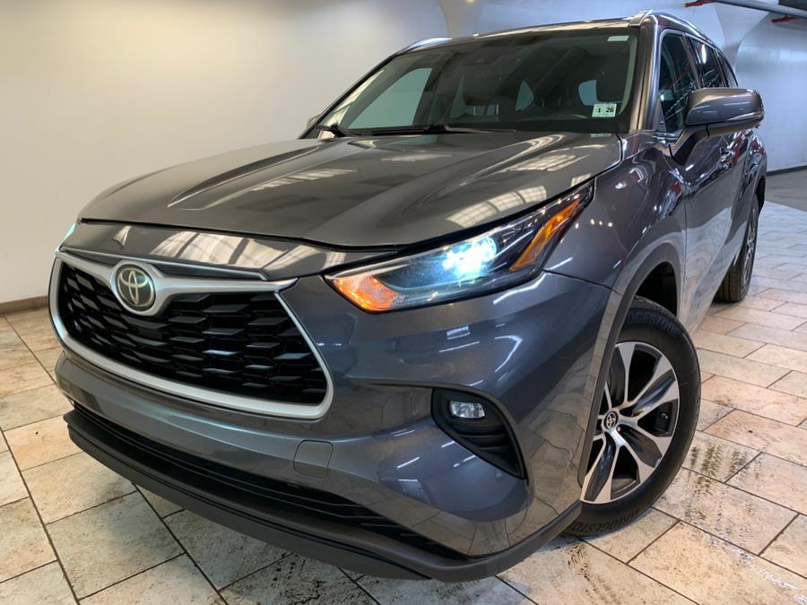 used 2021 Toyota Highlander car, priced at $24,995