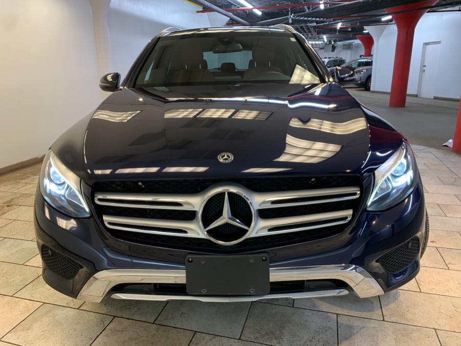 used 2019 Mercedes-Benz GLC 300 car, priced at $23,595