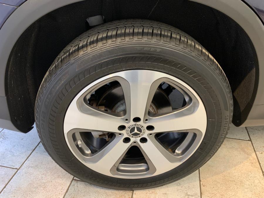 used 2019 Mercedes-Benz GLC 300 car, priced at $23,595