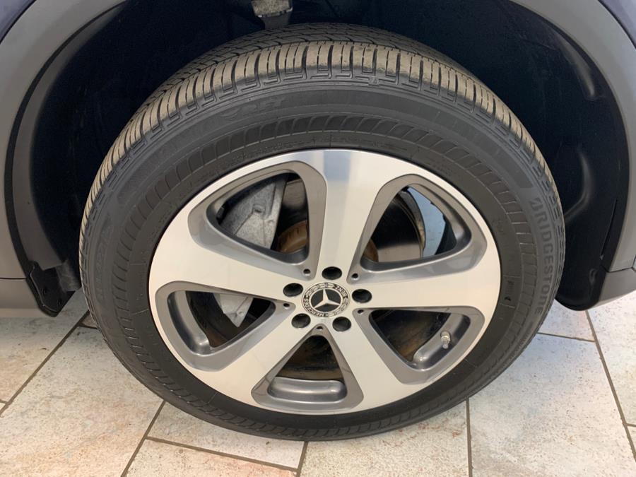 used 2019 Mercedes-Benz GLC 300 car, priced at $23,595
