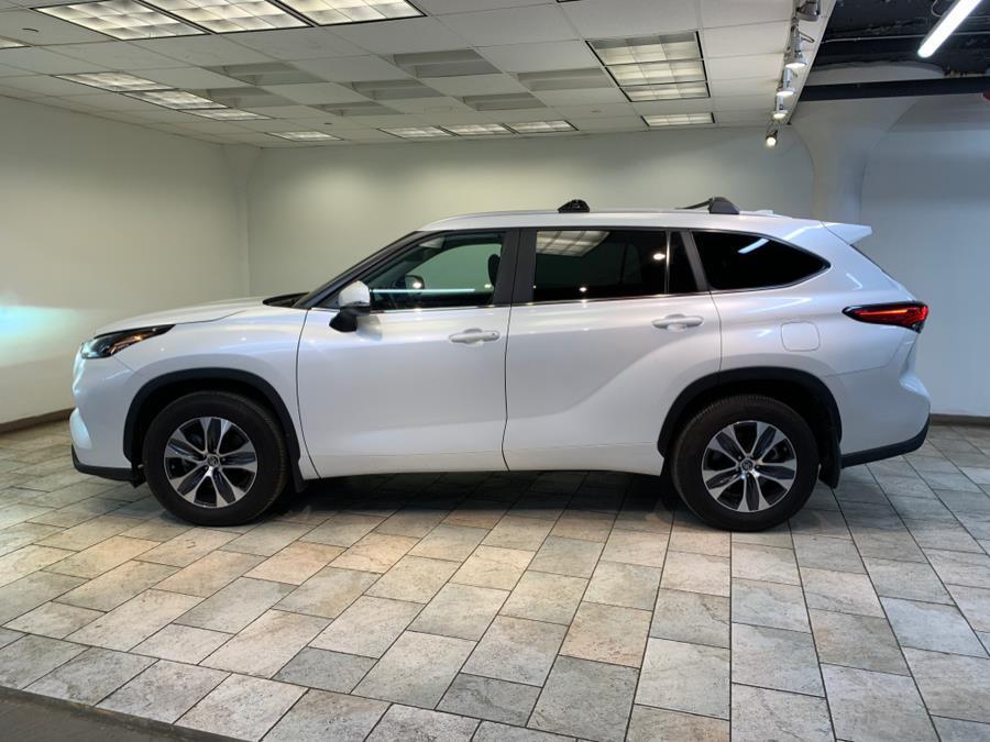 used 2023 Toyota Highlander car, priced at $38,595