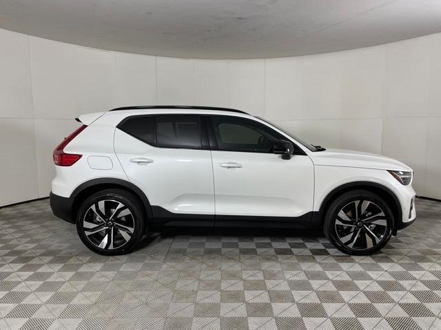 new 2024 Volvo XC40 car, priced at $46,130