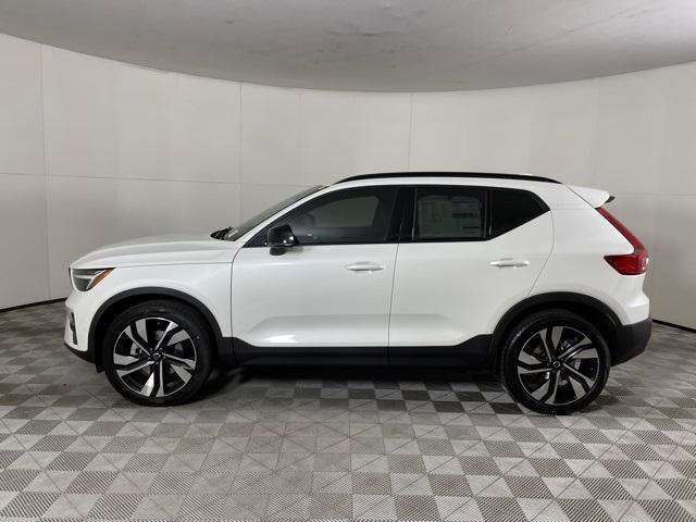 new 2024 Volvo XC40 car, priced at $46,130