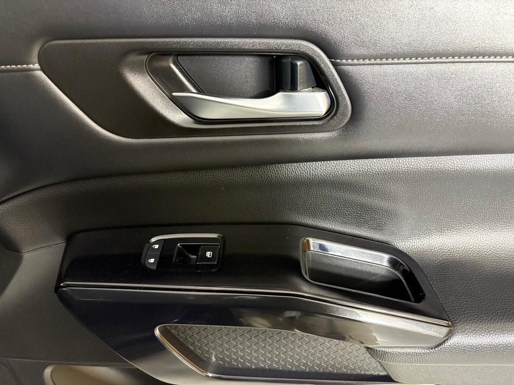 used 2022 Nissan Pathfinder car, priced at $25,000