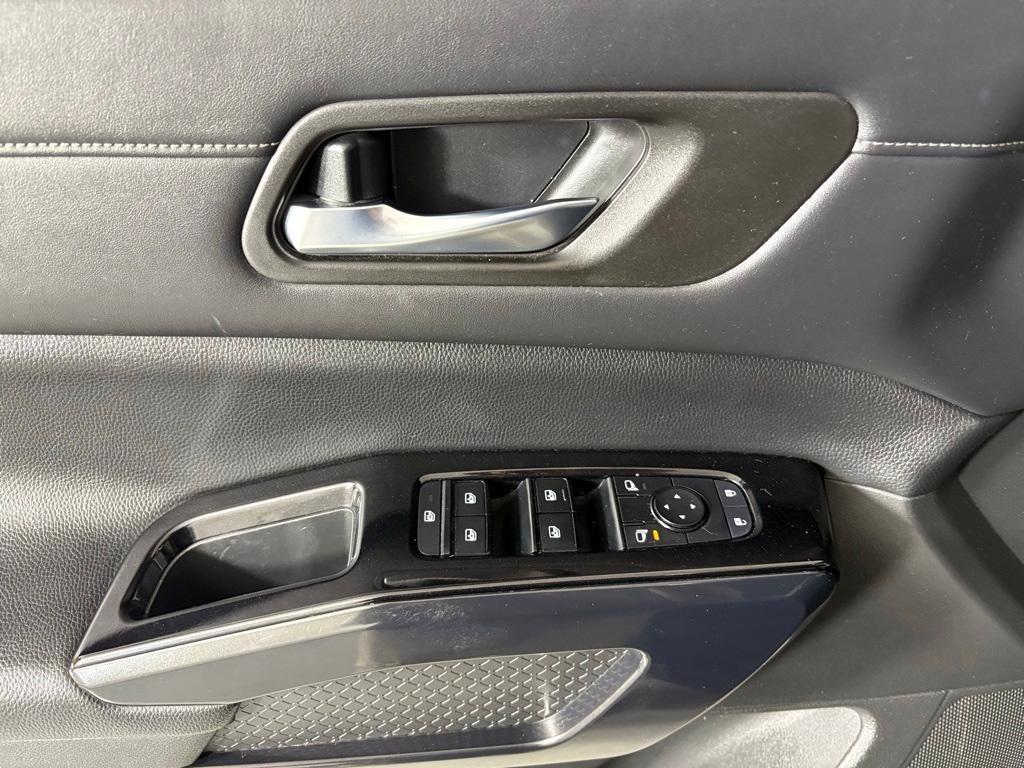 used 2022 Nissan Pathfinder car, priced at $25,000