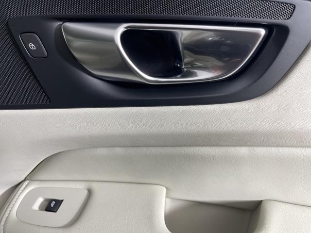 new 2025 Volvo XC60 car, priced at $52,995