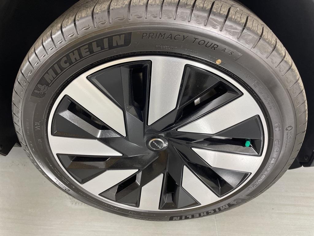 new 2025 Volvo EX90 car, priced at $83,080