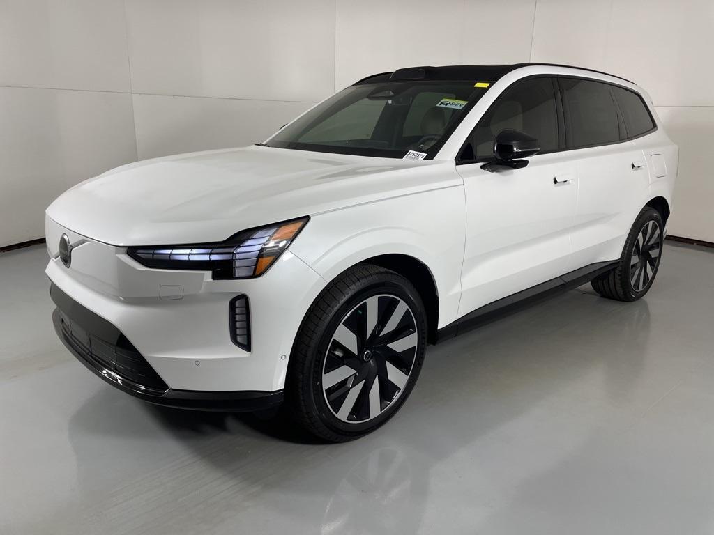 new 2025 Volvo EX90 car, priced at $83,080