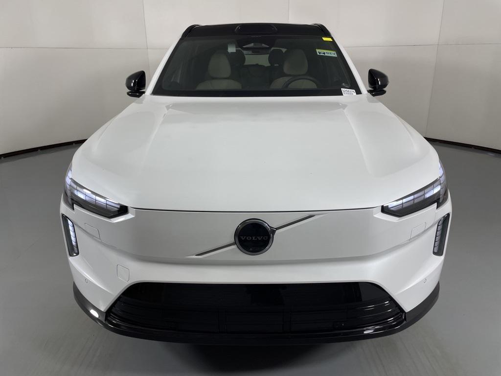 new 2025 Volvo EX90 car, priced at $83,080