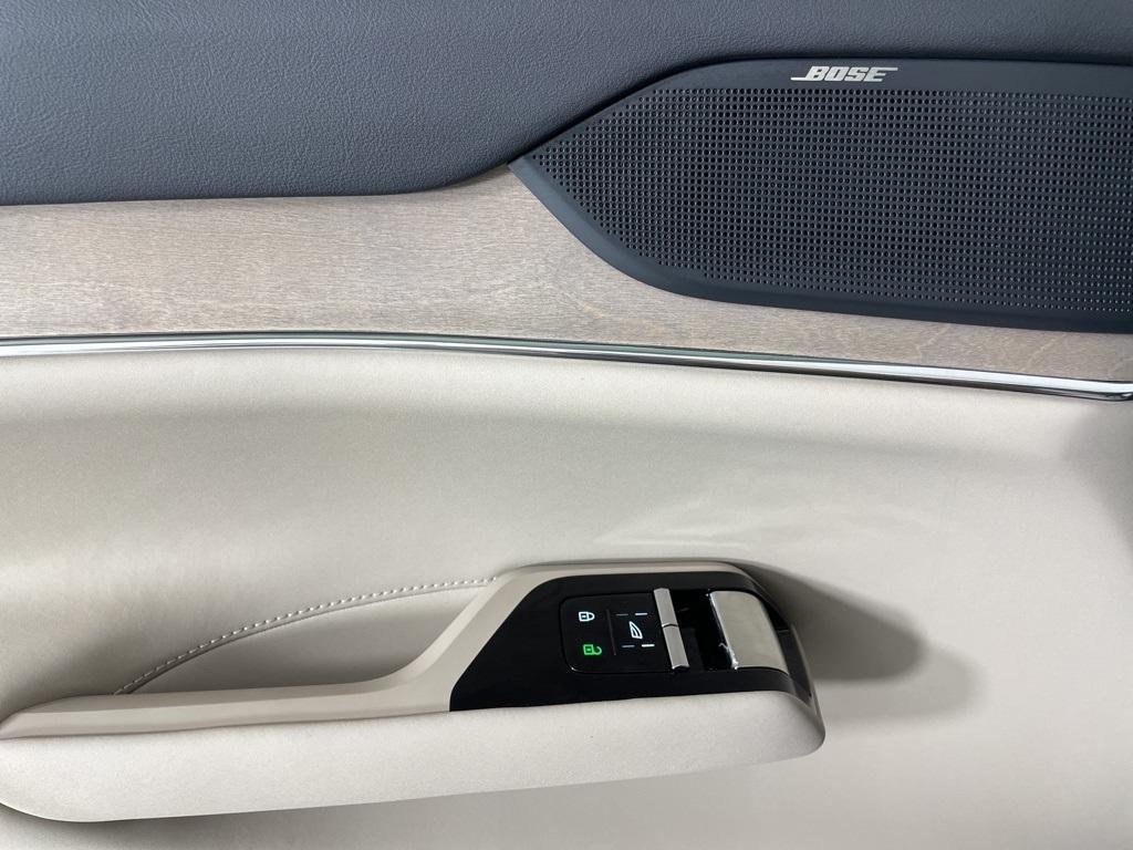 new 2025 Volvo EX90 car, priced at $83,080