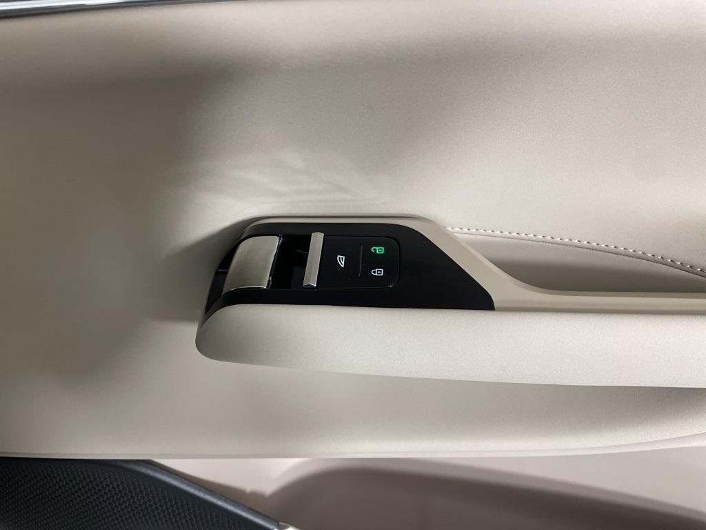 new 2025 Volvo EX90 car, priced at $83,080