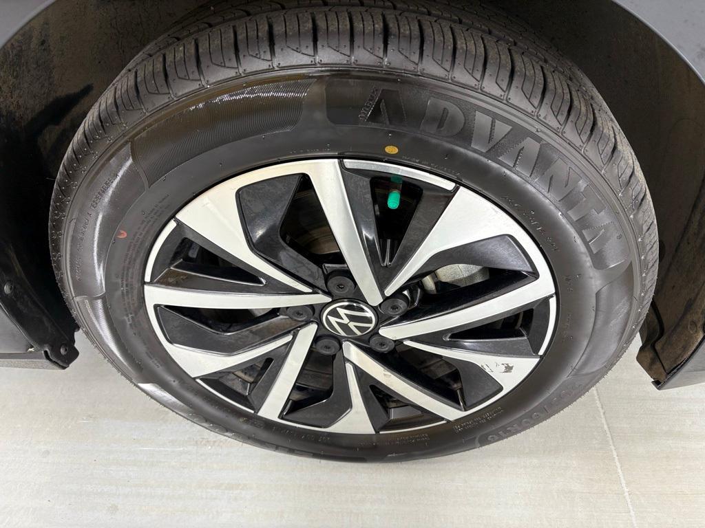 used 2024 Volkswagen Jetta car, priced at $15,500