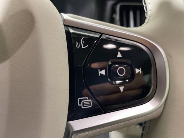 new 2025 Volvo XC60 car, priced at $48,320