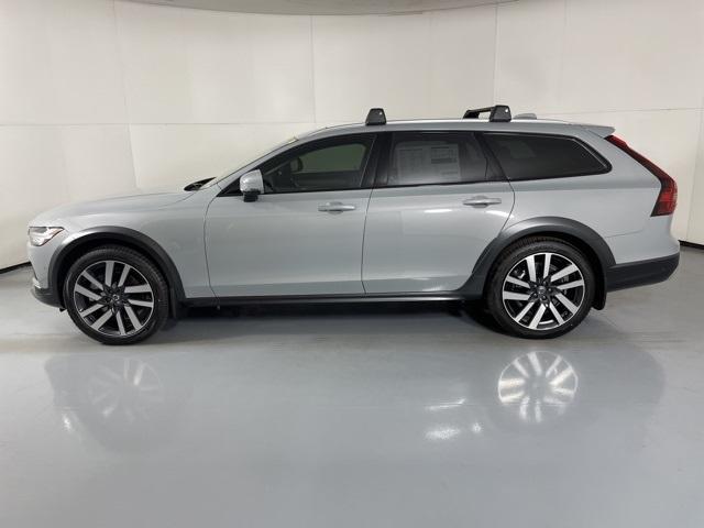 new 2025 Volvo V90 Cross Country car, priced at $67,240