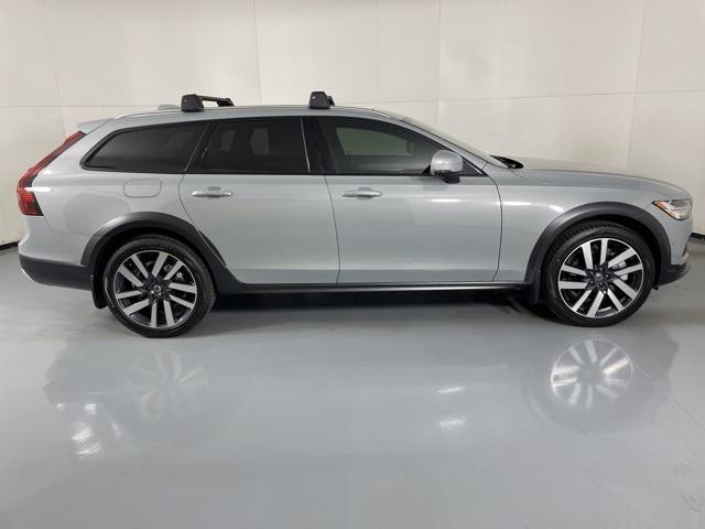 new 2025 Volvo V90 Cross Country car, priced at $67,240