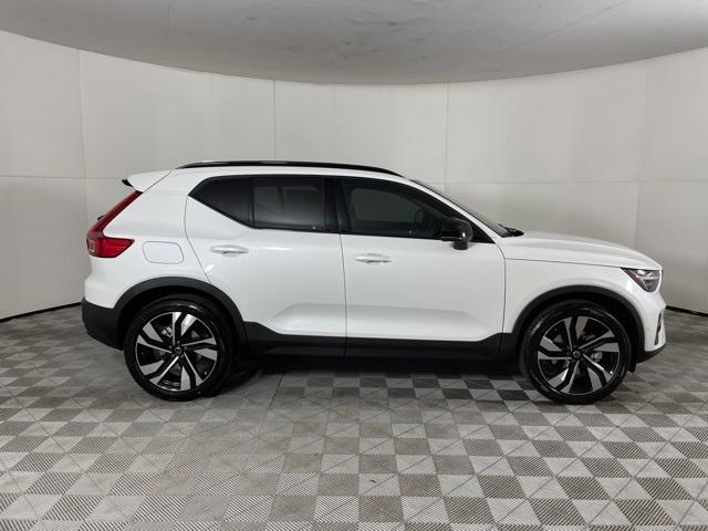 new 2024 Volvo XC40 car, priced at $46,185