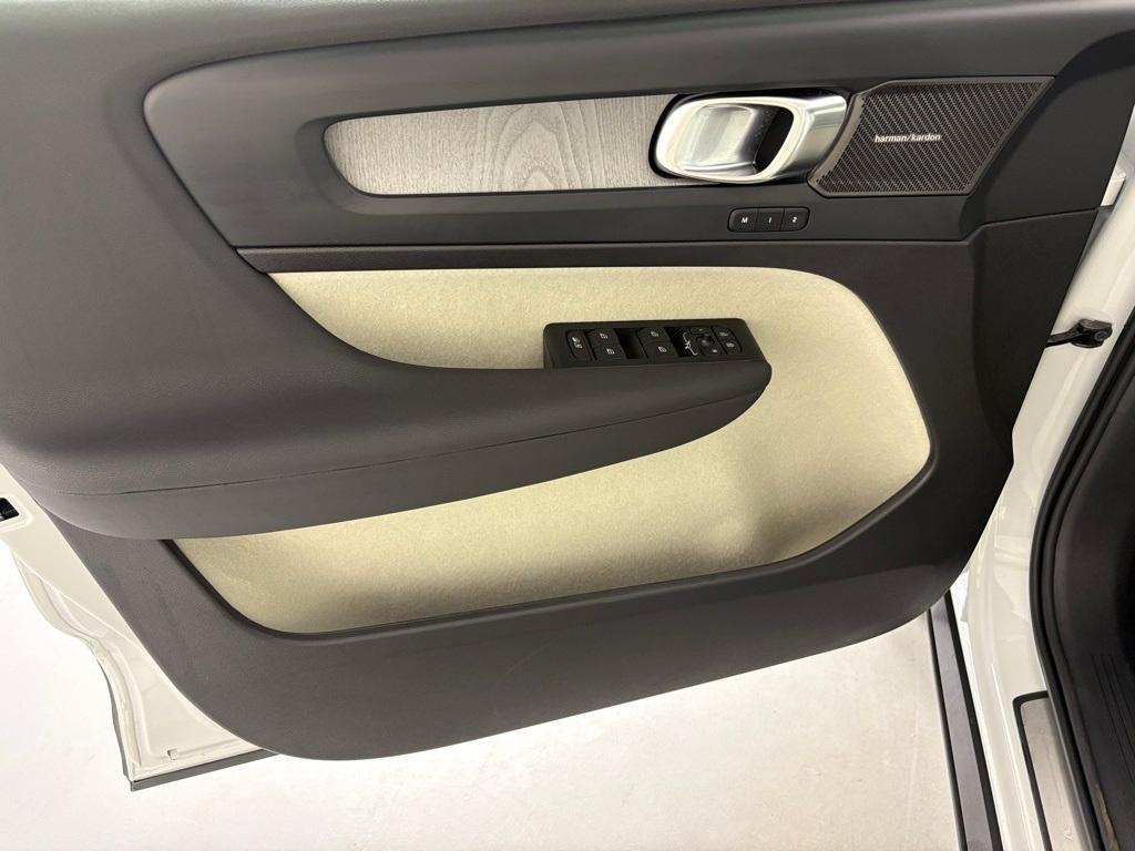 new 2026 Volvo XC40 car, priced at $52,970