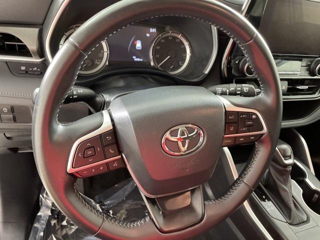 used 2024 Toyota Highlander car, priced at $40,500