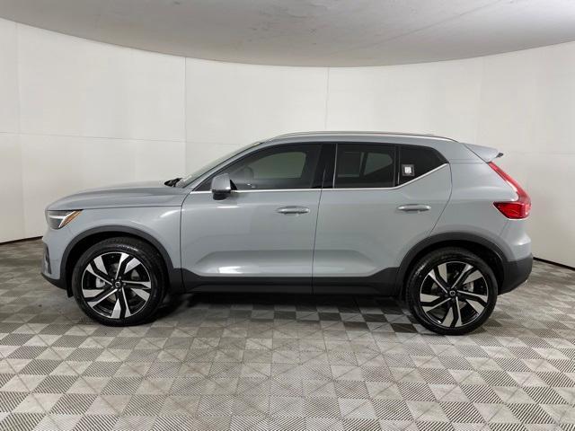 new 2024 Volvo XC40 car, priced at $45,500