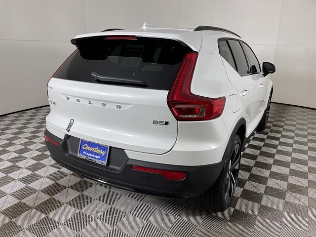 new 2024 Volvo XC40 car, priced at $48,685