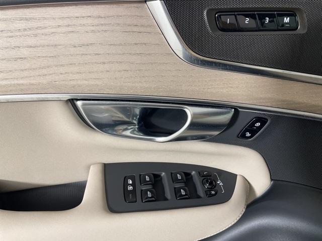 new 2025 Volvo XC90 car, priced at $66,045