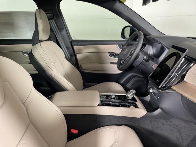 new 2025 Volvo XC90 car, priced at $66,045