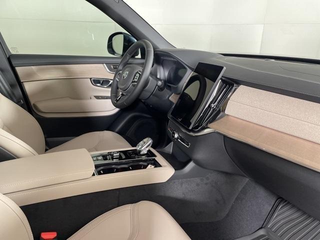 new 2025 Volvo XC90 car, priced at $66,045