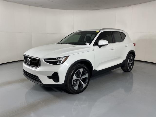 new 2025 Volvo XC40 car, priced at $43,260