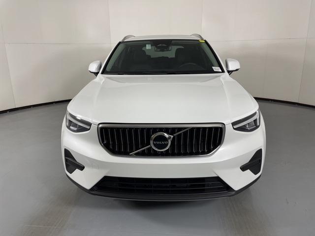 new 2025 Volvo XC40 car, priced at $43,260