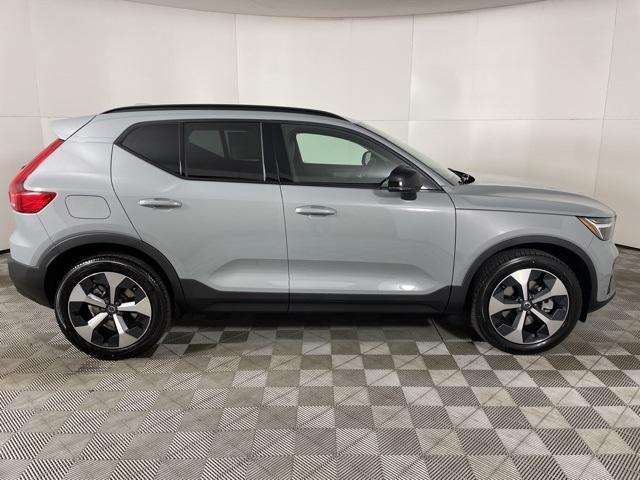 new 2025 Volvo XC40 car, priced at $48,315