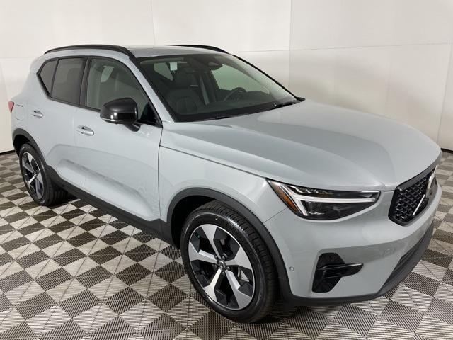 new 2025 Volvo XC40 car, priced at $48,315