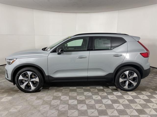 new 2025 Volvo XC40 car, priced at $48,315