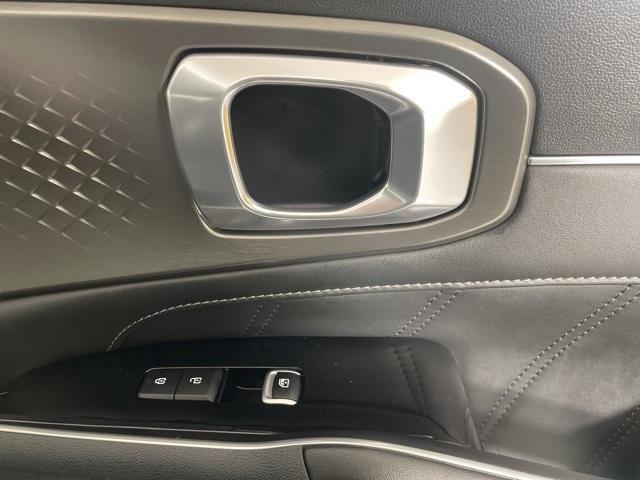 used 2023 Kia Sorento car, priced at $31,500