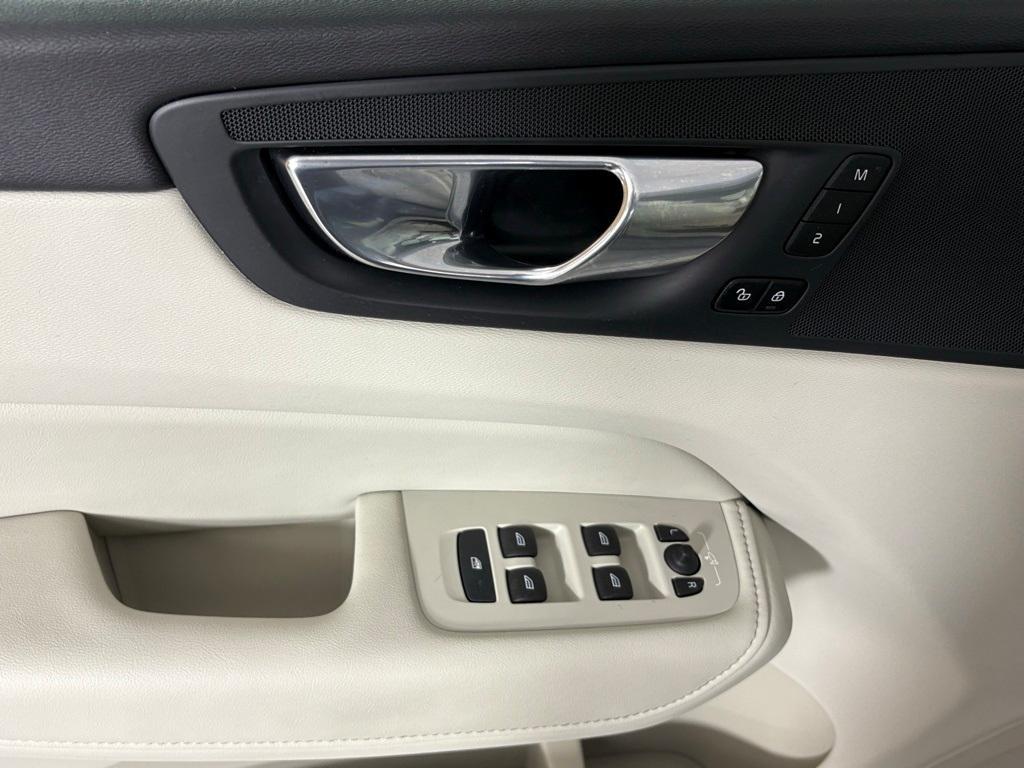used 2023 Volvo XC60 car, priced at $31,500