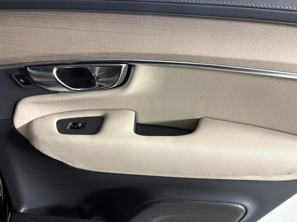 new 2026 Volvo XC90 Plug-In Hybrid car, priced at $78,875