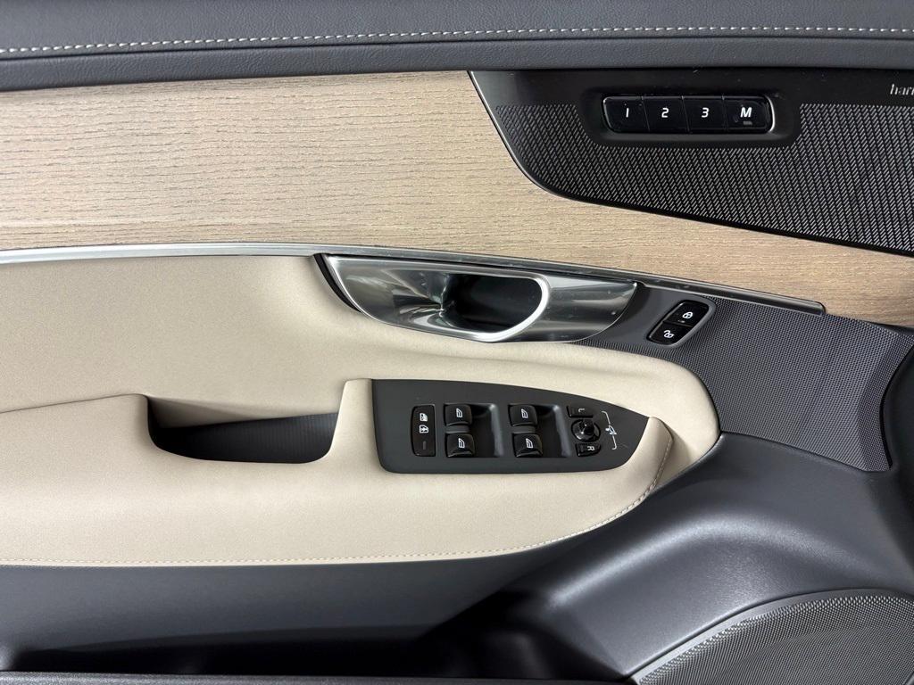 new 2026 Volvo XC90 Plug-In Hybrid car, priced at $78,875