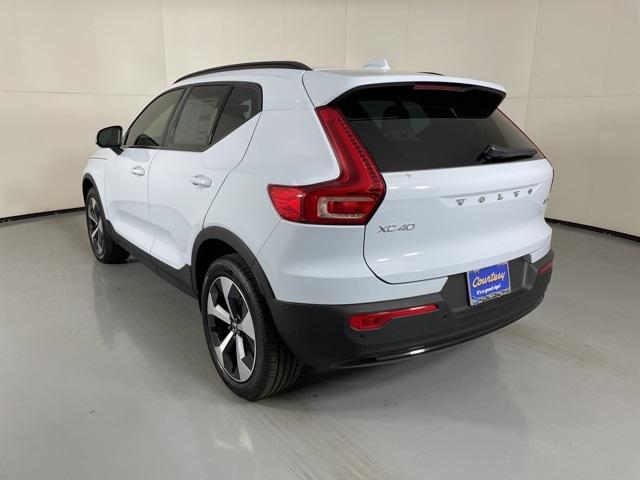 new 2026 Volvo XC40 car