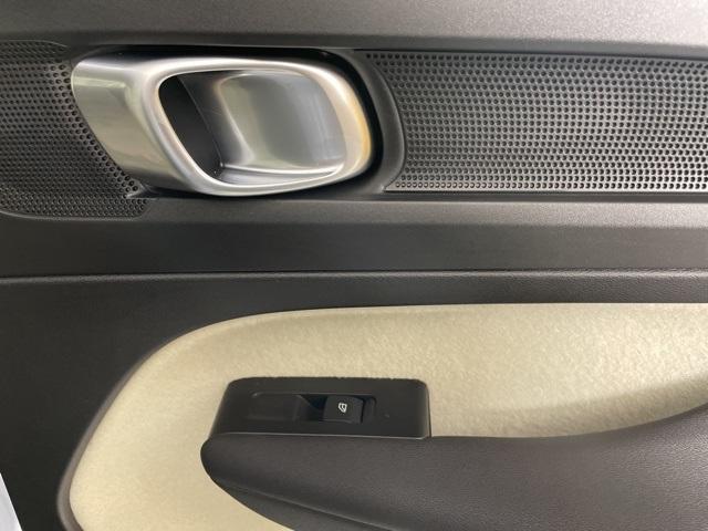 new 2026 Volvo XC40 car