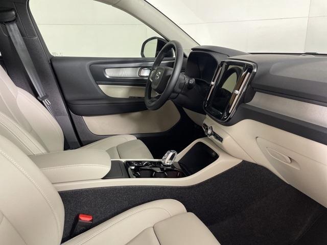 new 2026 Volvo XC40 car