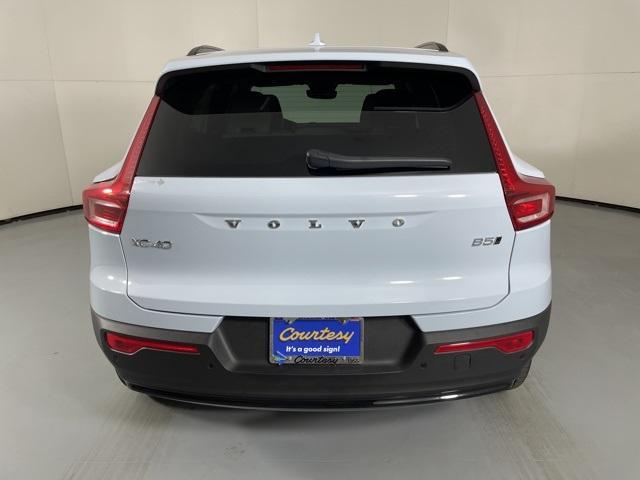 new 2026 Volvo XC40 car