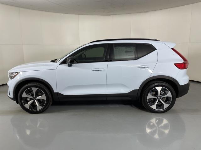 new 2026 Volvo XC40 car