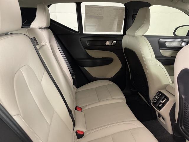 new 2026 Volvo XC40 car