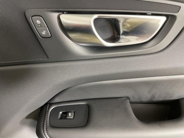new 2025 Volvo XC60 car, priced at $52,995