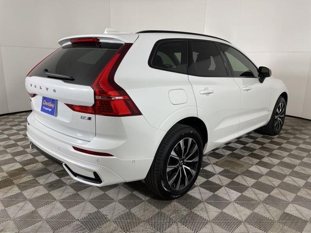 new 2025 Volvo XC60 car, priced at $52,995