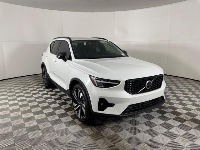 new 2024 Volvo XC40 car, priced at $48,420