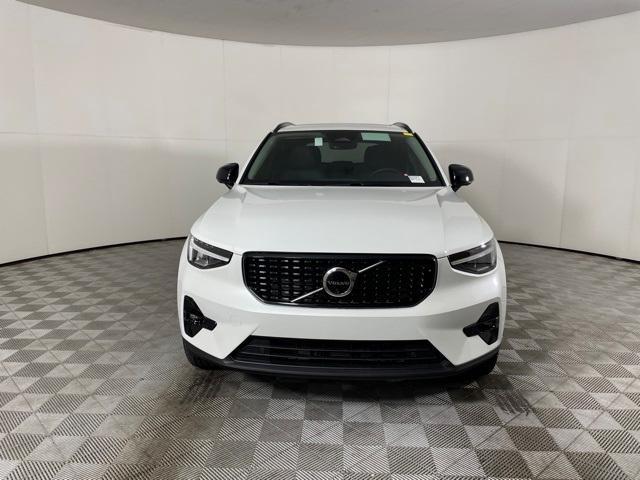 new 2024 Volvo XC40 car, priced at $48,420